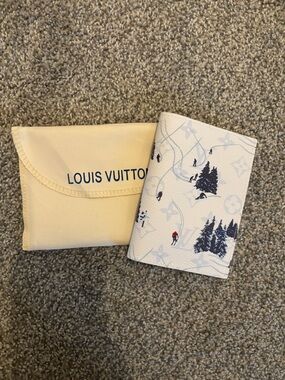 Louis Vuitton White Ski-Scene Passport holder